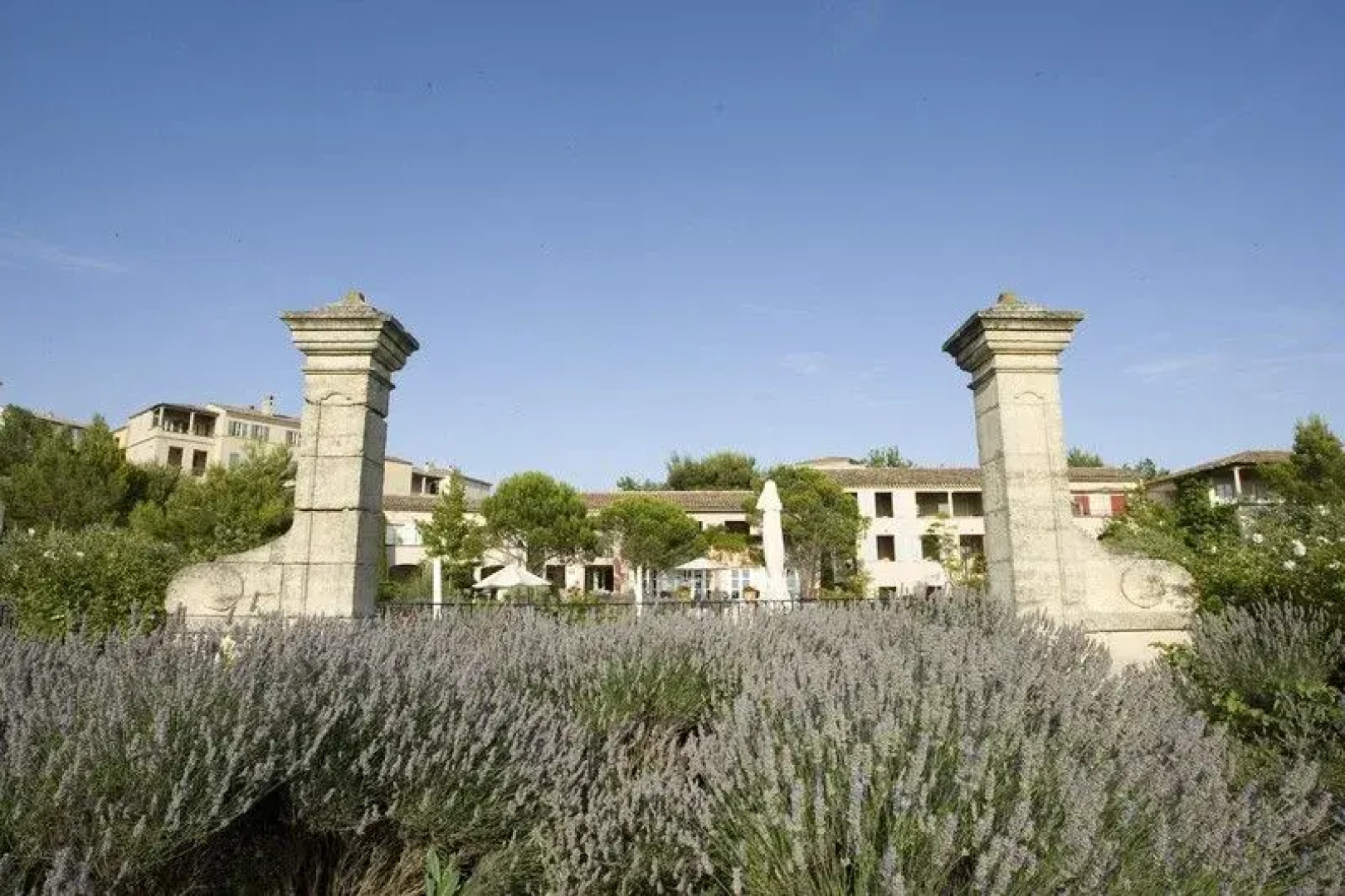 Pierre & Vacances Hotel Du Golf De Pont Royal En Provence