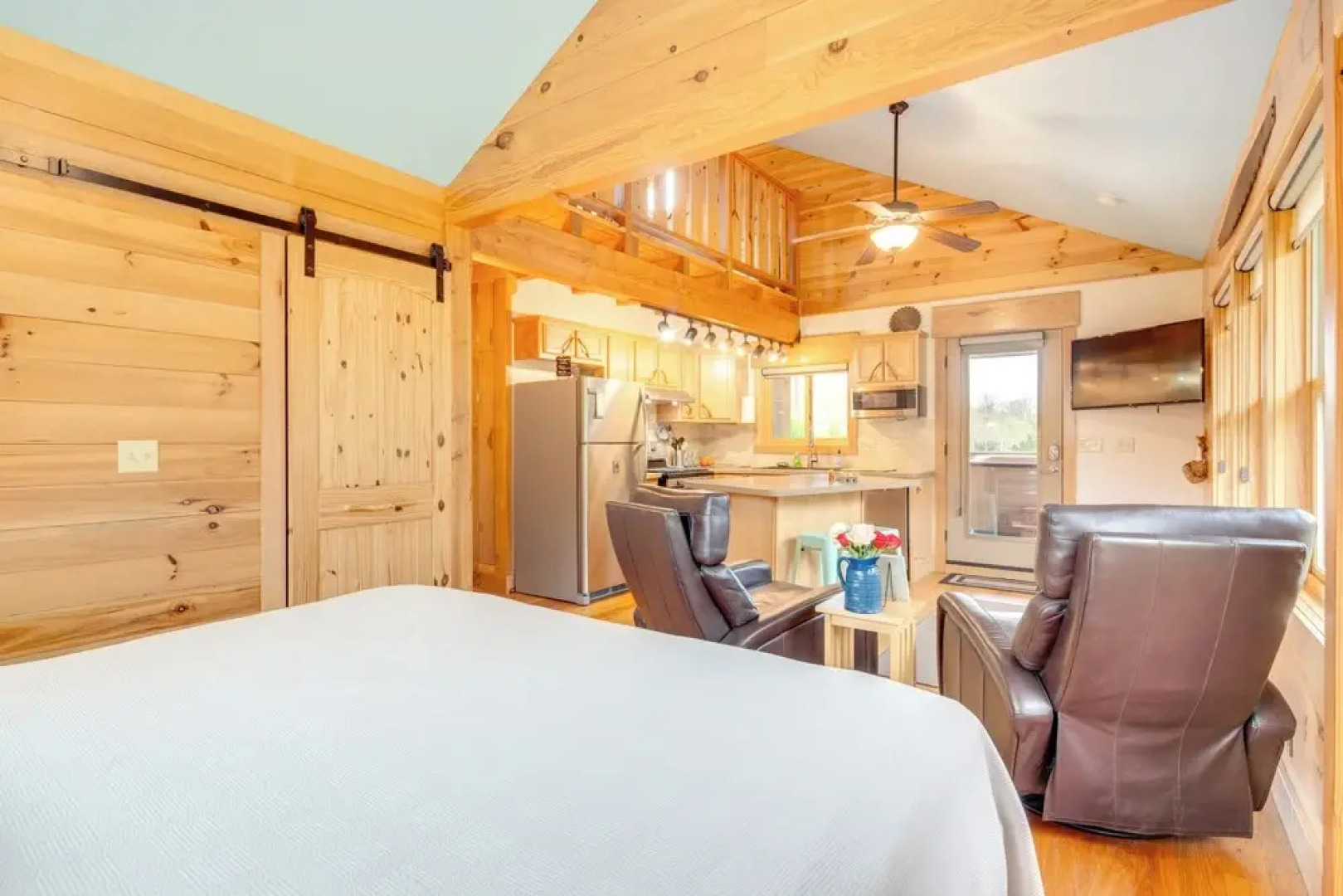 Sawyers Cabin w/ Hot Tub in Blue Ridge Mtns!