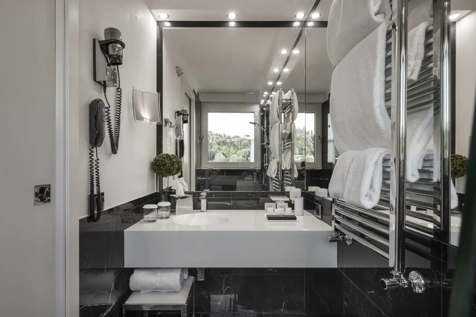 LHP Hotel River & SPA