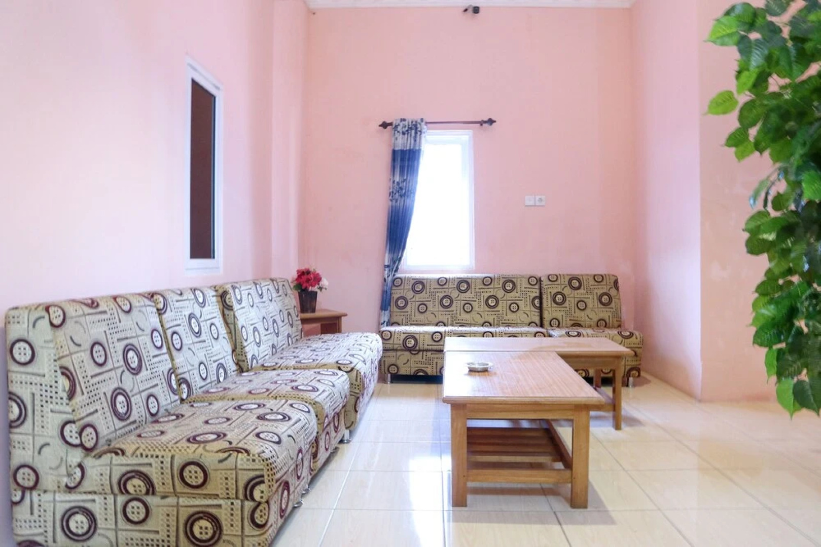 Hotel Almadinah Syariah by OYO Rooms