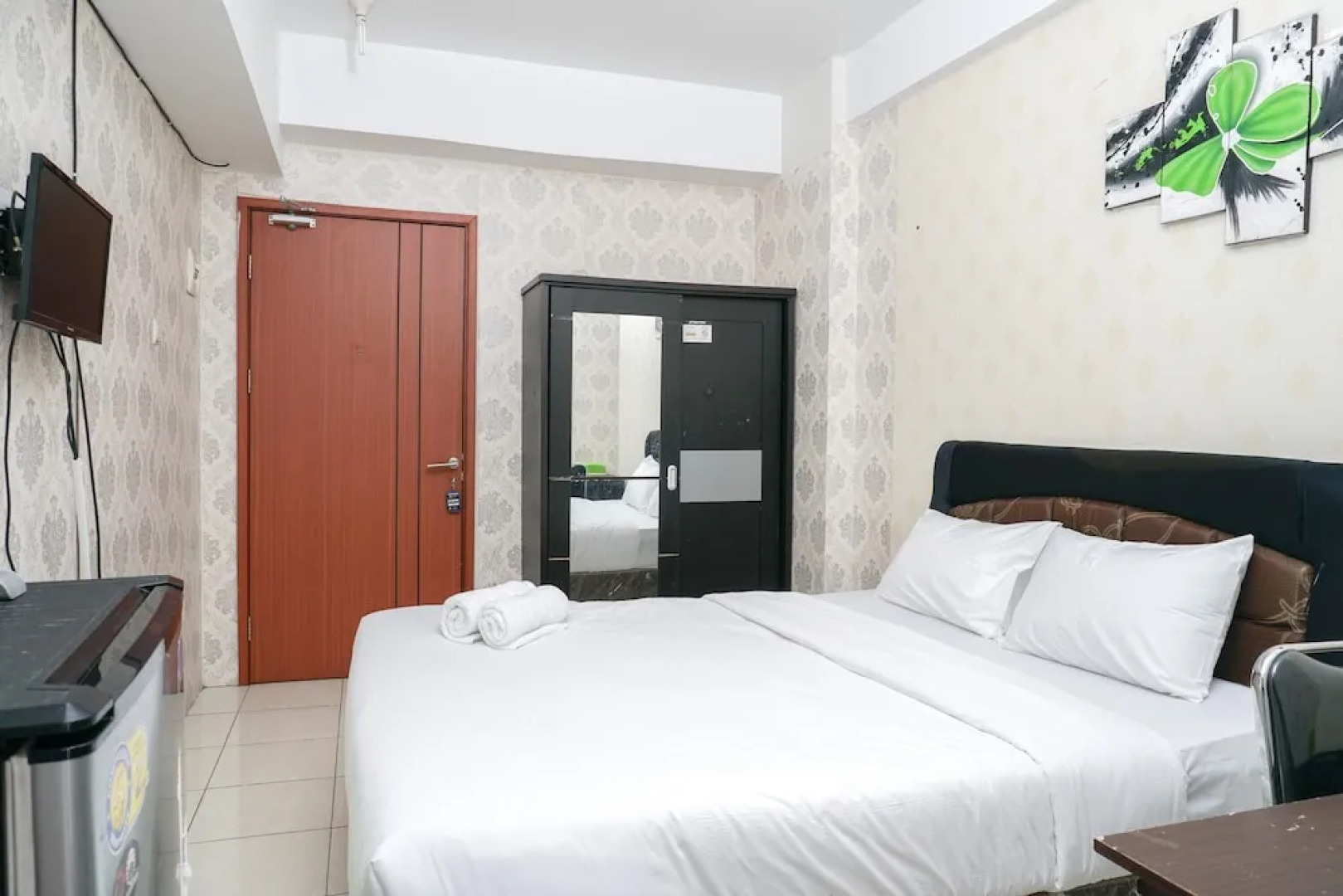 Elegant Design Studio Apartment at Margonda Residence 4 By Travelio