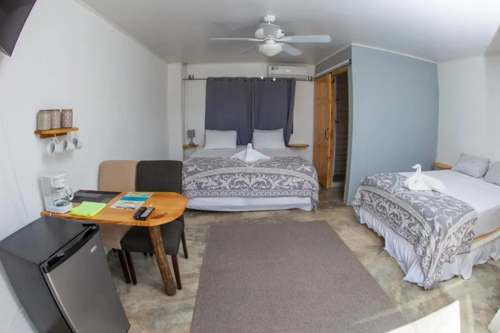 Show Pony Beach Resort and Suites