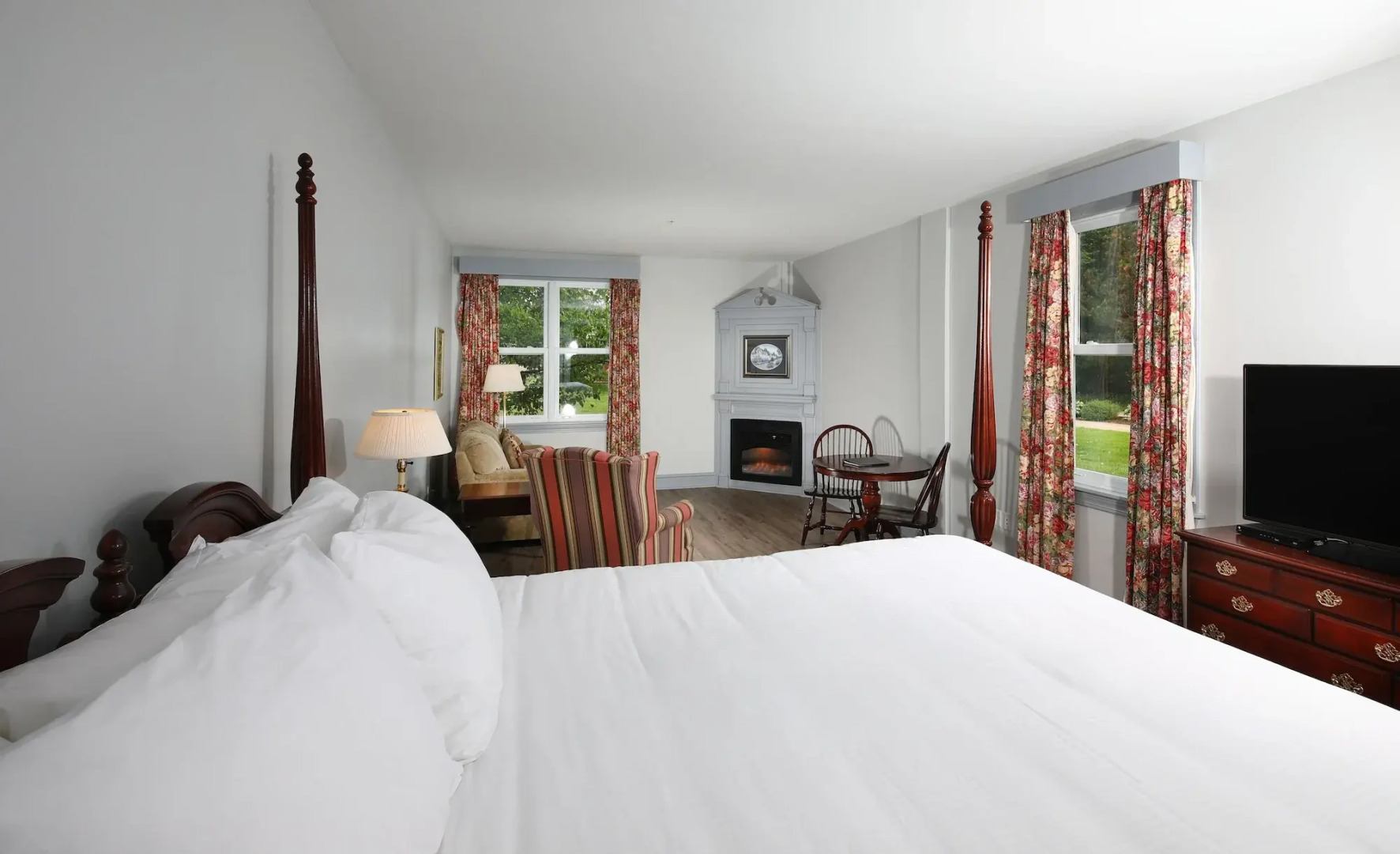 Loyalist Country Inn & Conference Centre