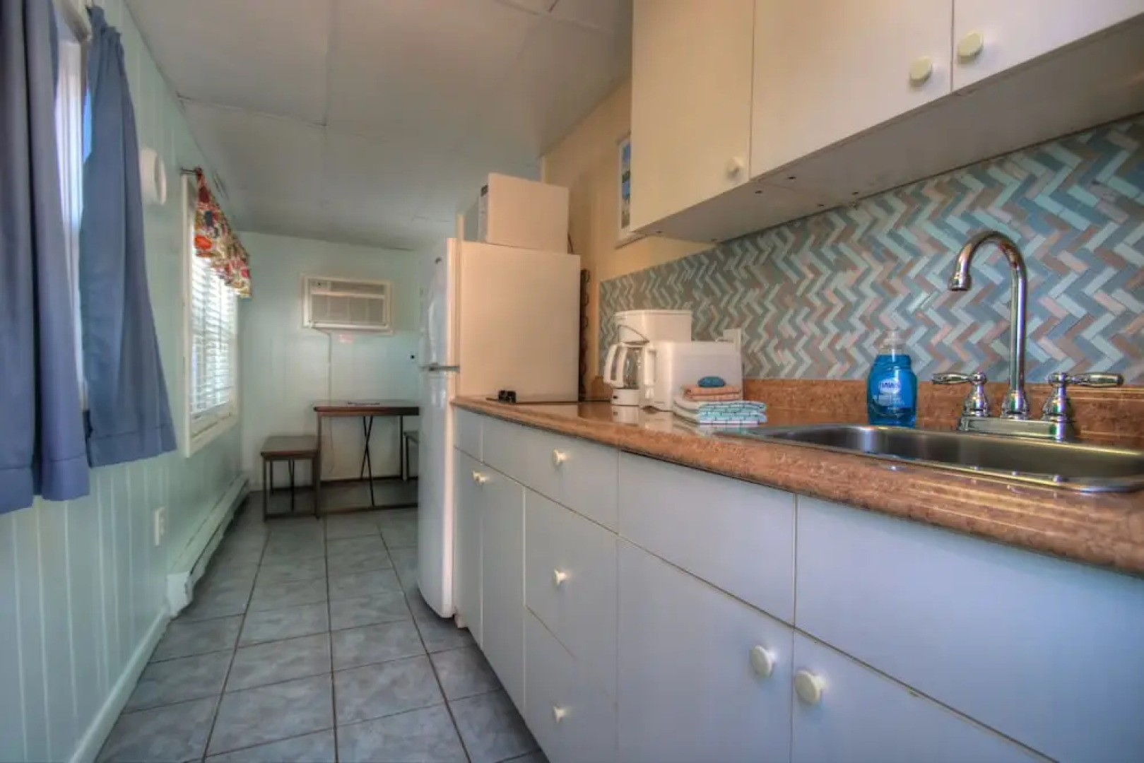 Biarritz Motel & Suites