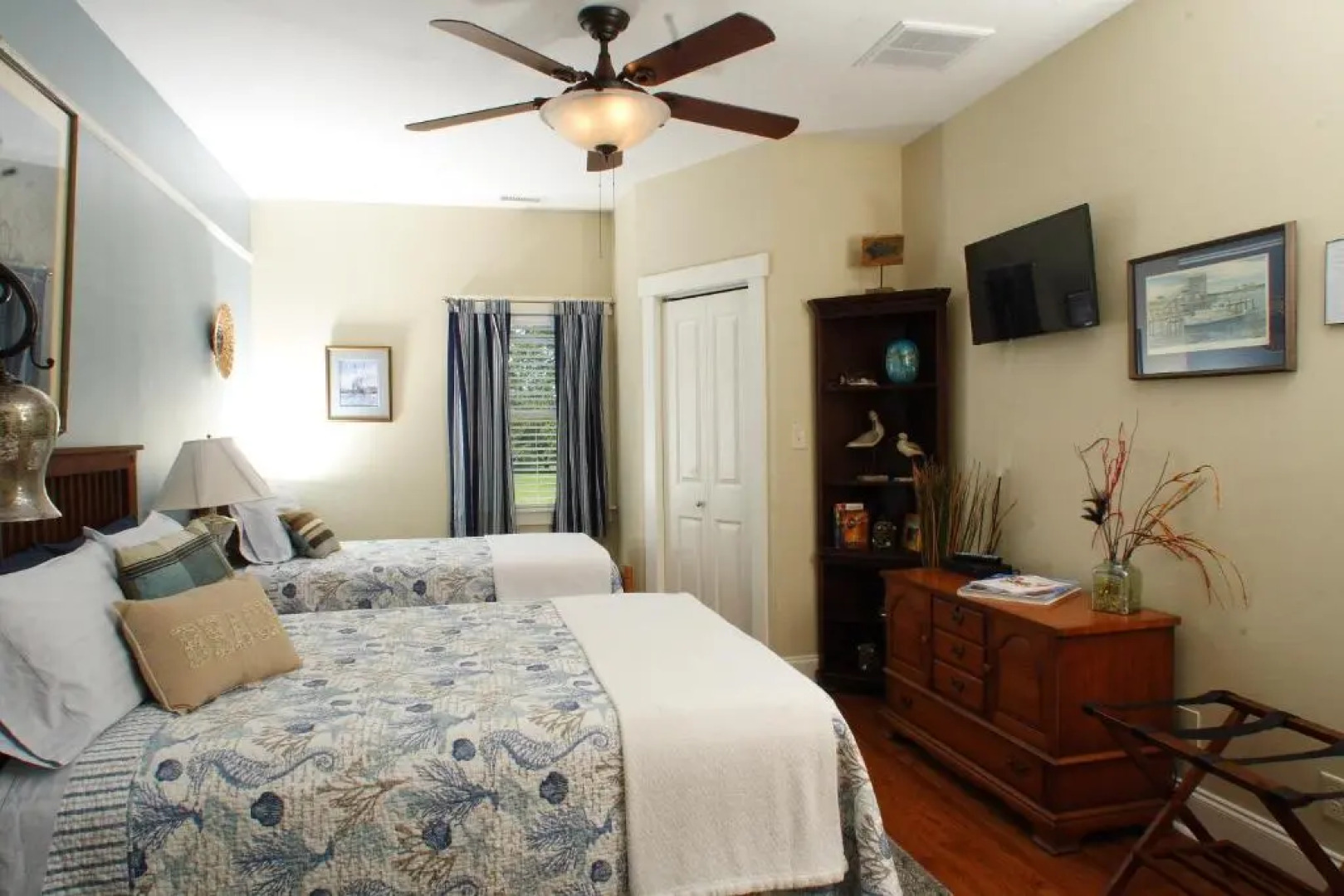 Seven Oaks Bed & Breakfast