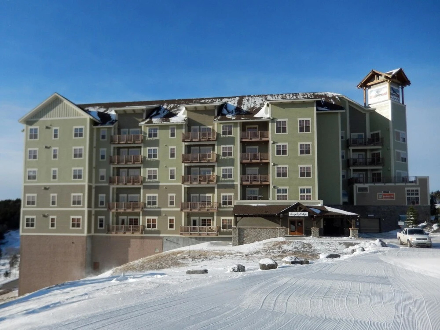 3 Br: Soaring Eagle 201