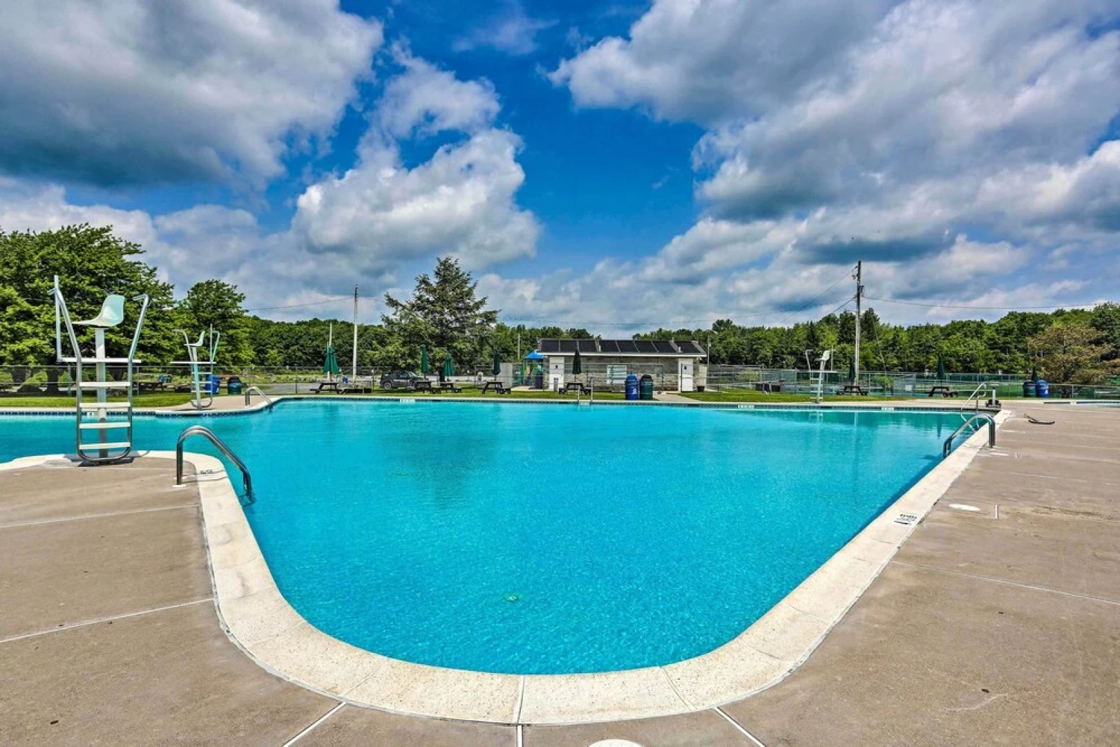 Lake Access, Fire Pit & Game Room: Poconos Gem