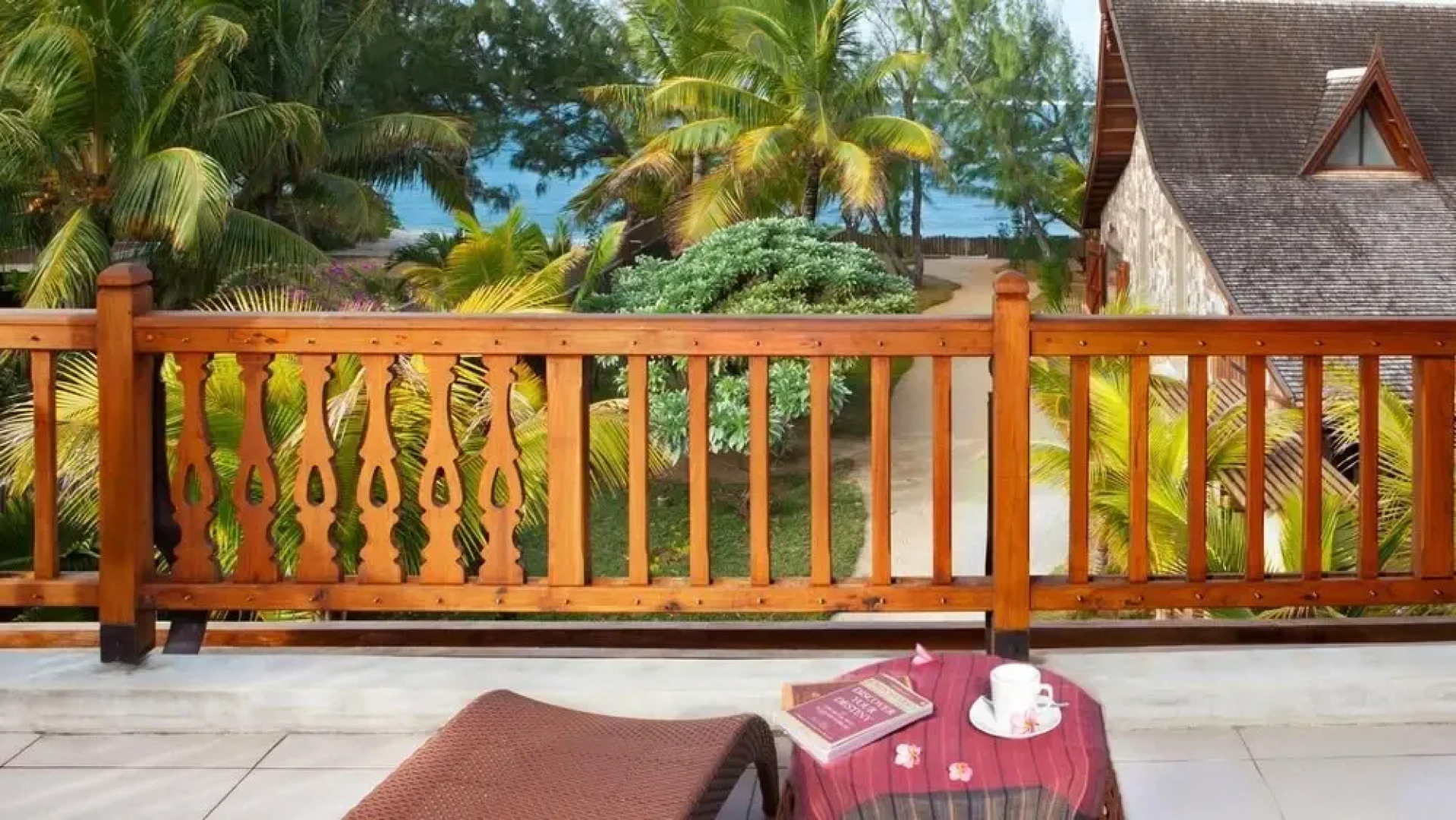 Sankhara Beachfront Villas