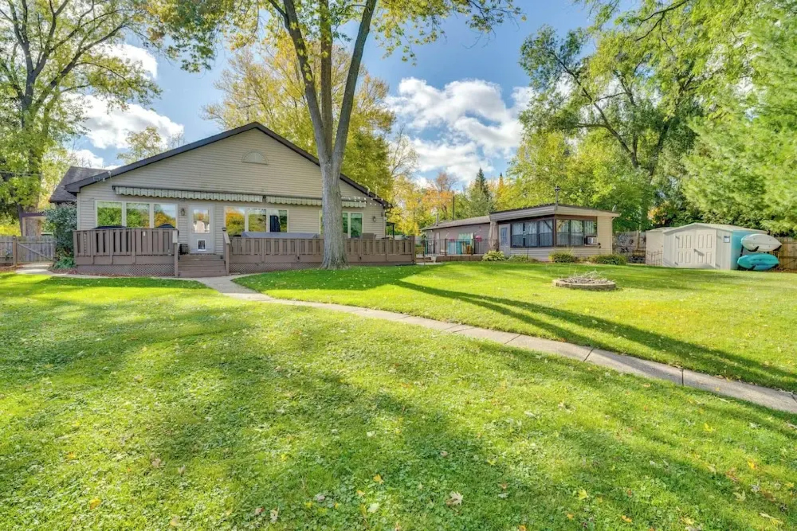 Boat Dock & Backyard: 'rock River Retreat'