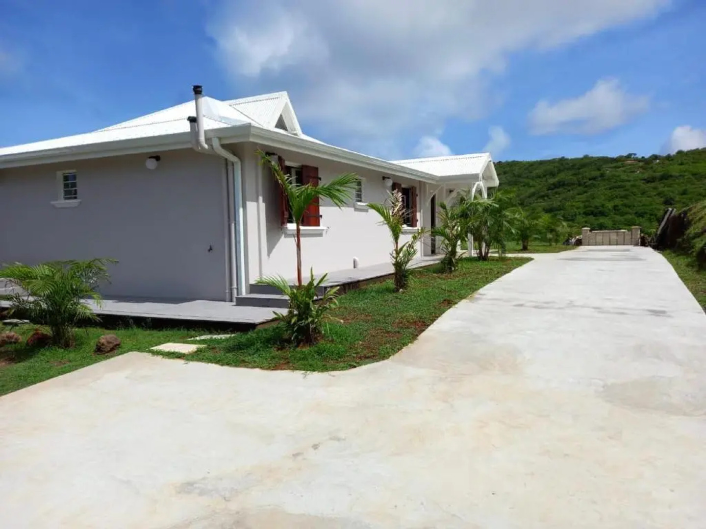 Villa de 3 chambres avec vue sur la mer piscine privee et jacuzzi a Le Marin