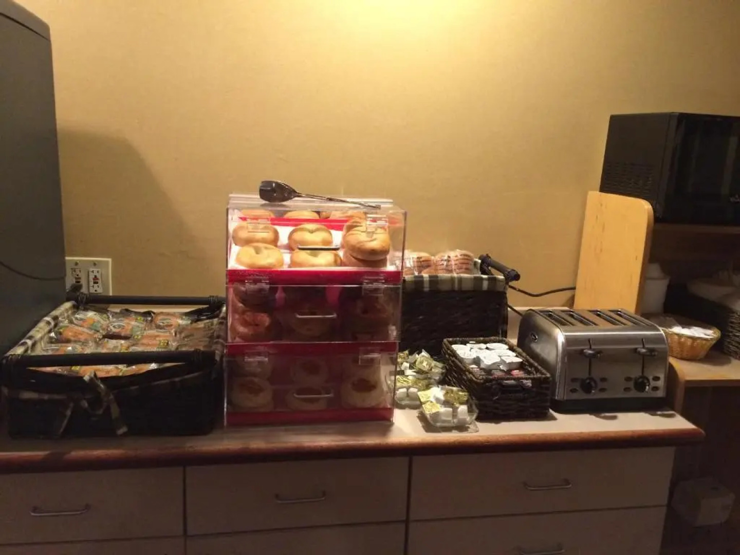 Americas Best Value Inn East Syracuse