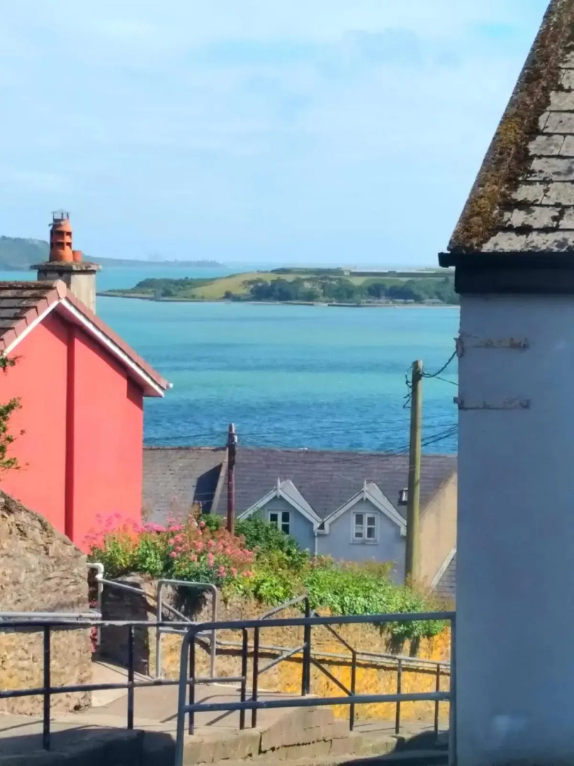 Sea View Cottage, 2 double bedrooms with stunning views