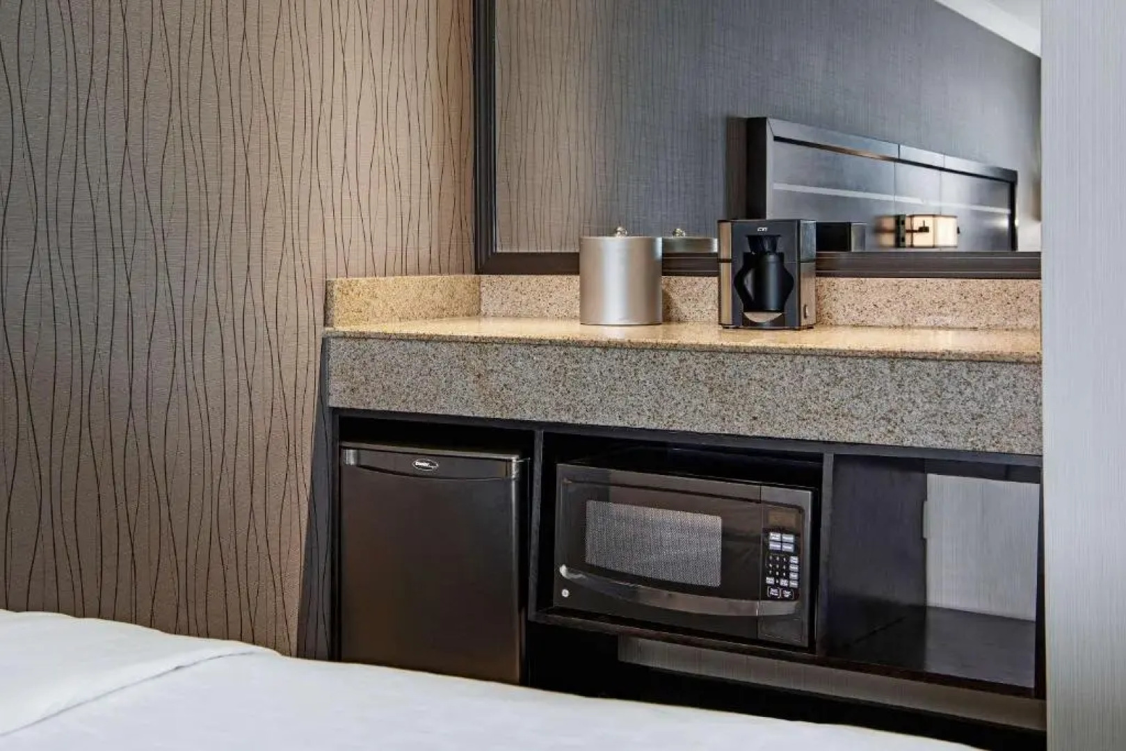 Clarion Hotel & Suites