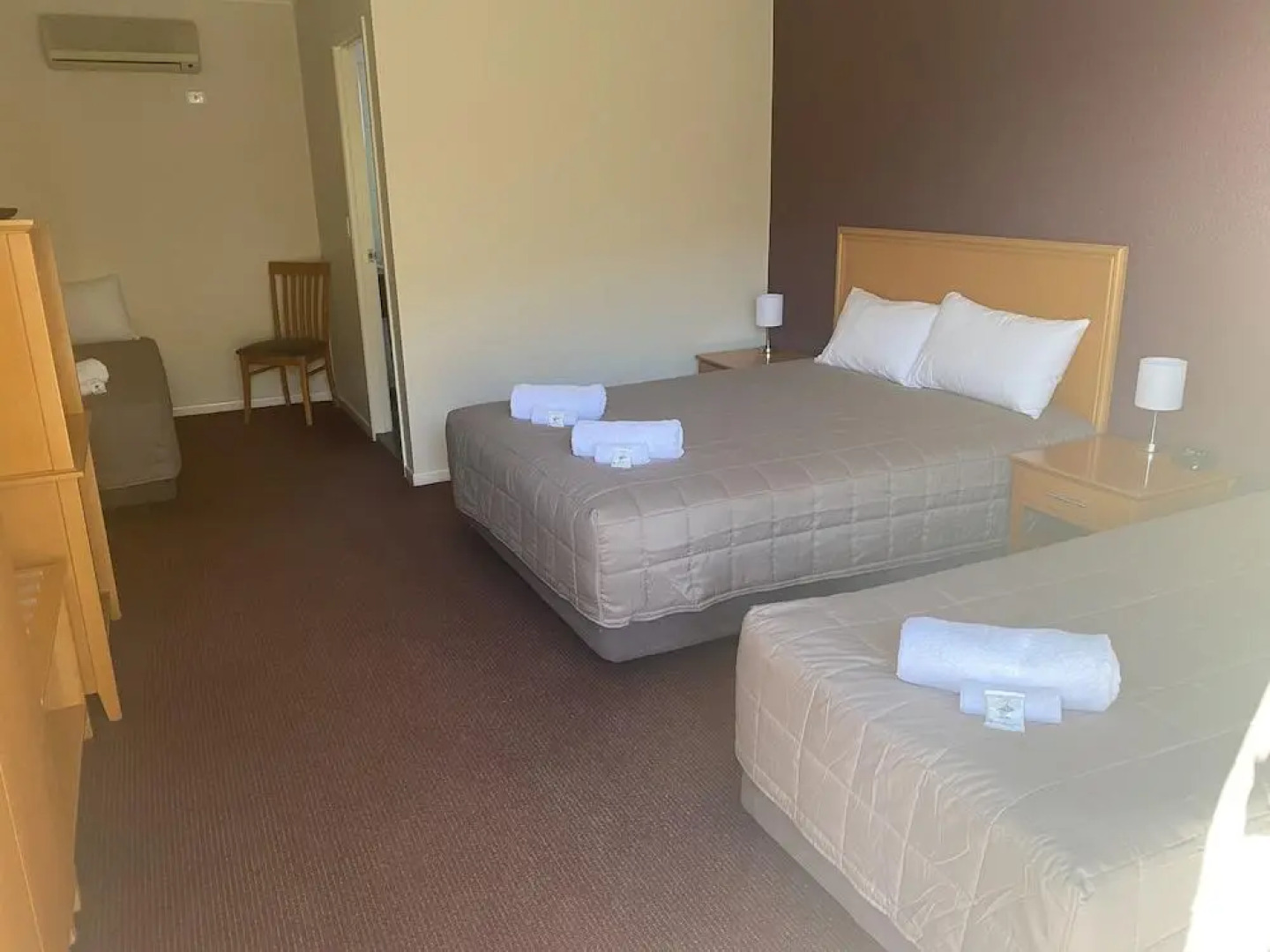 Nightcap at Horse and Jockey Hotel Warwick