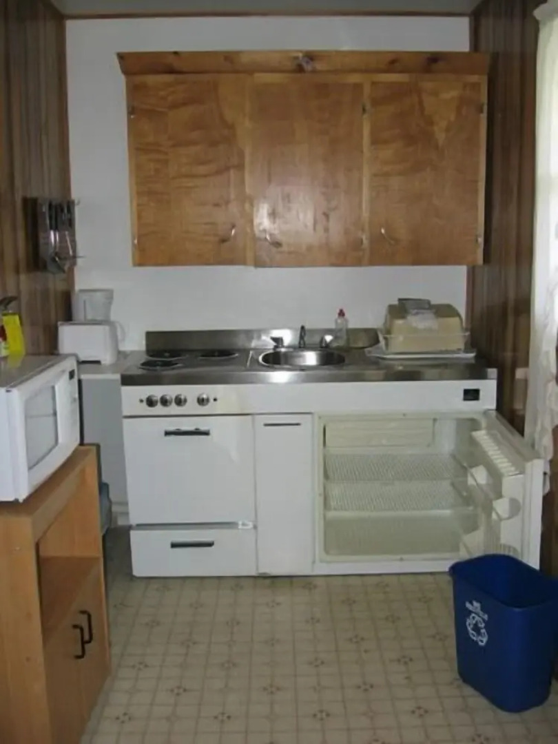 Joyce's Motel & Cottages