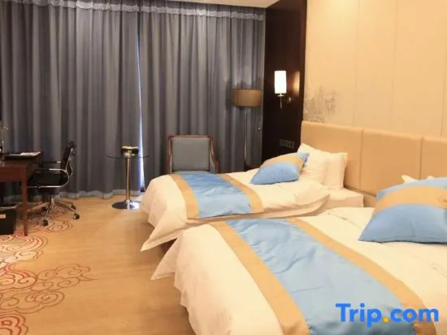 Ruoyu International Hotel (Tai'an High-speed Railway Station)