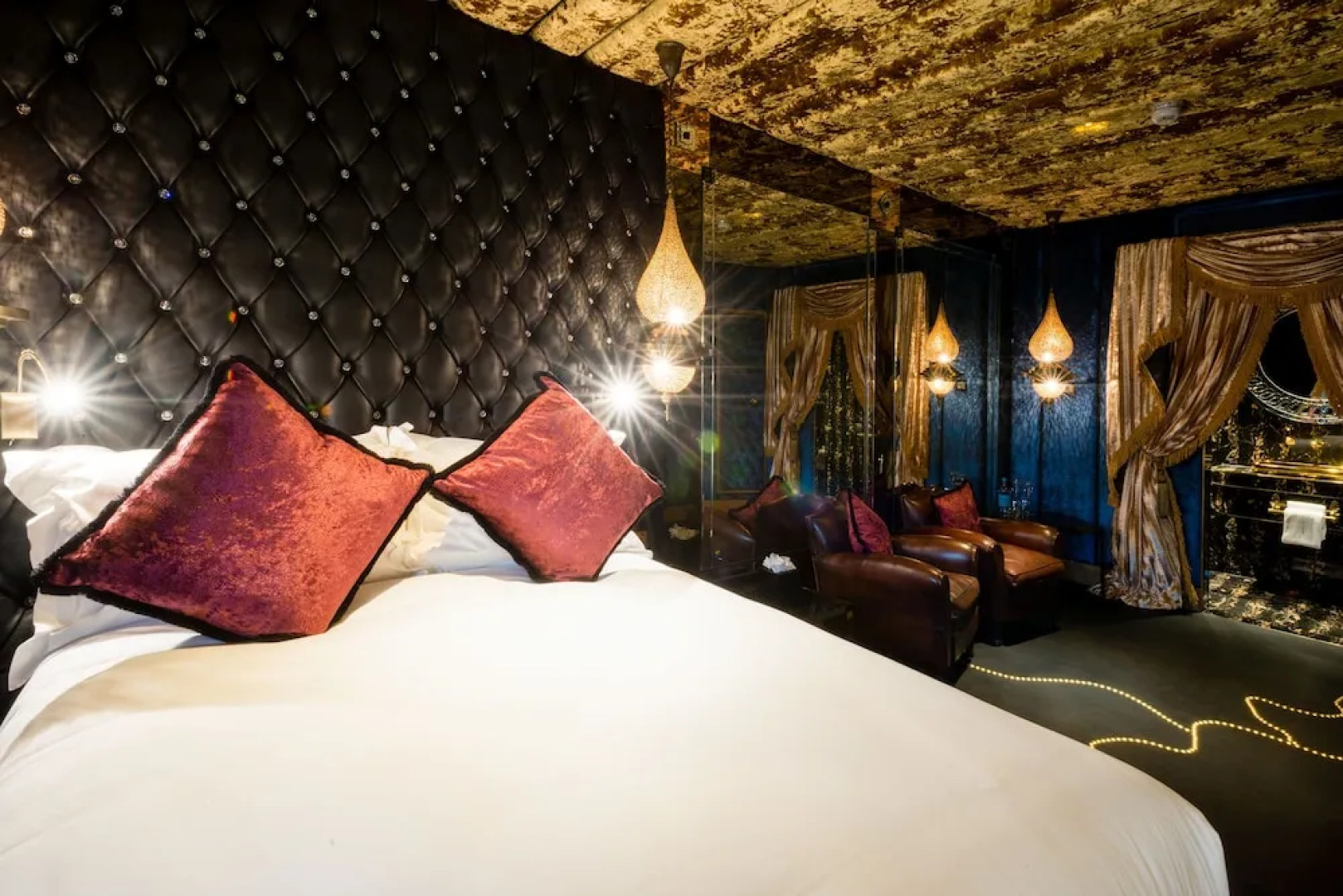 Crazy Bear Hotel-Beaconsfield