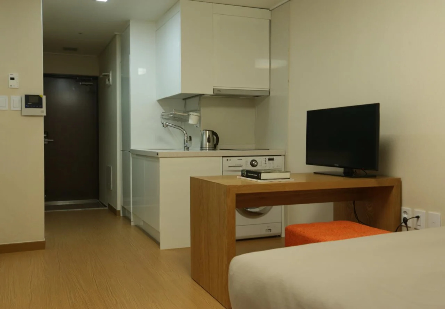 Navi Hotel Residence