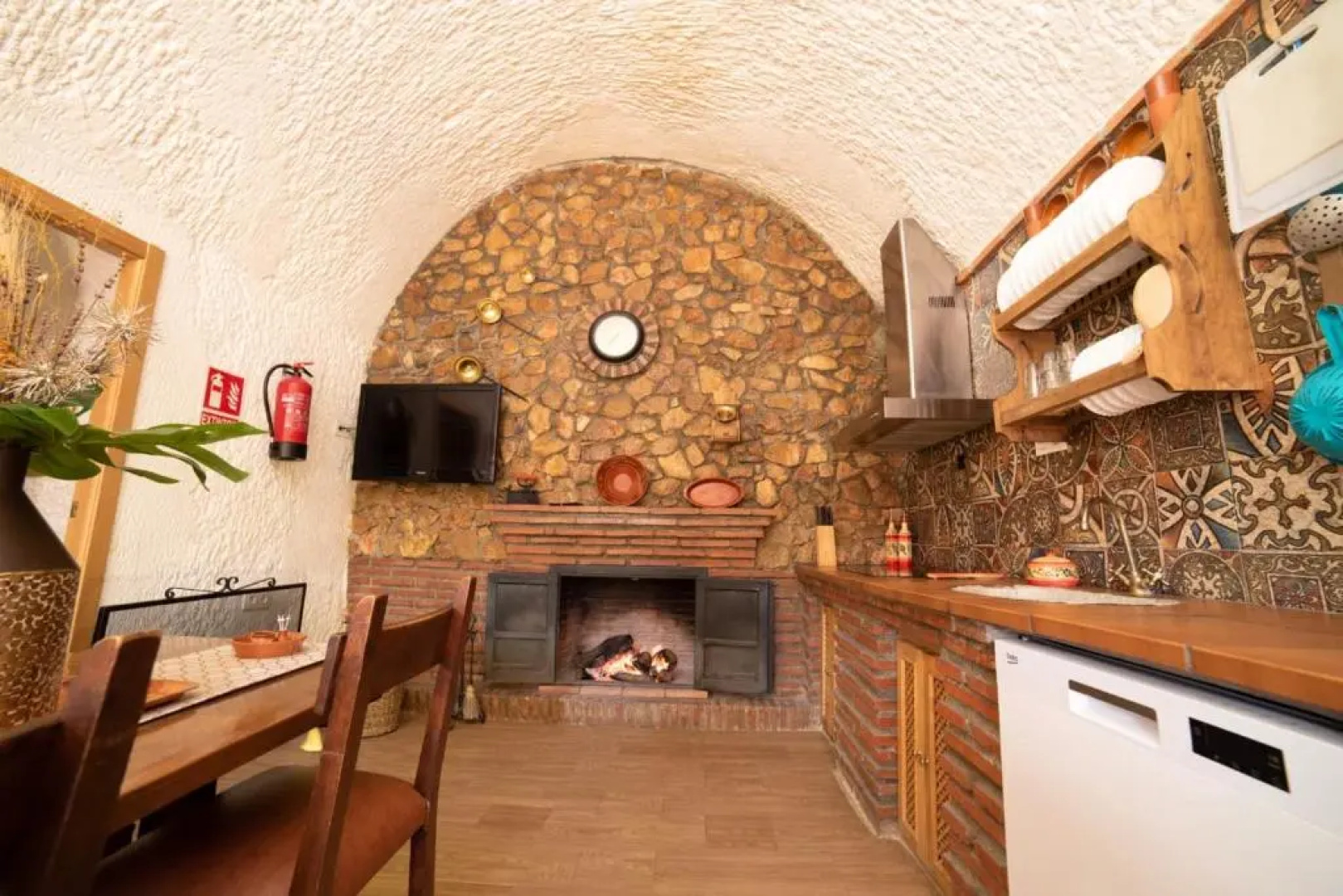 2 bedrooms house with shared pool furnished garden and wifi at Purullena