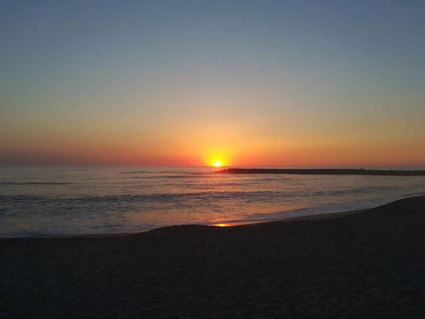 Blue Twenty Two - Espinho / Oporto Beach