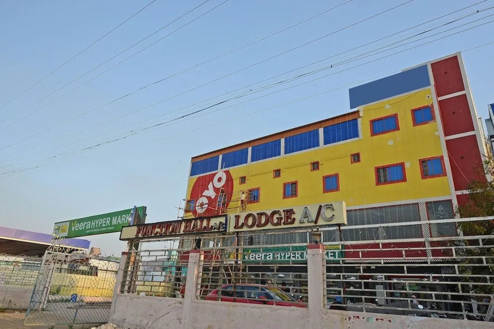 Oyo 29663 Sp Highway Inn