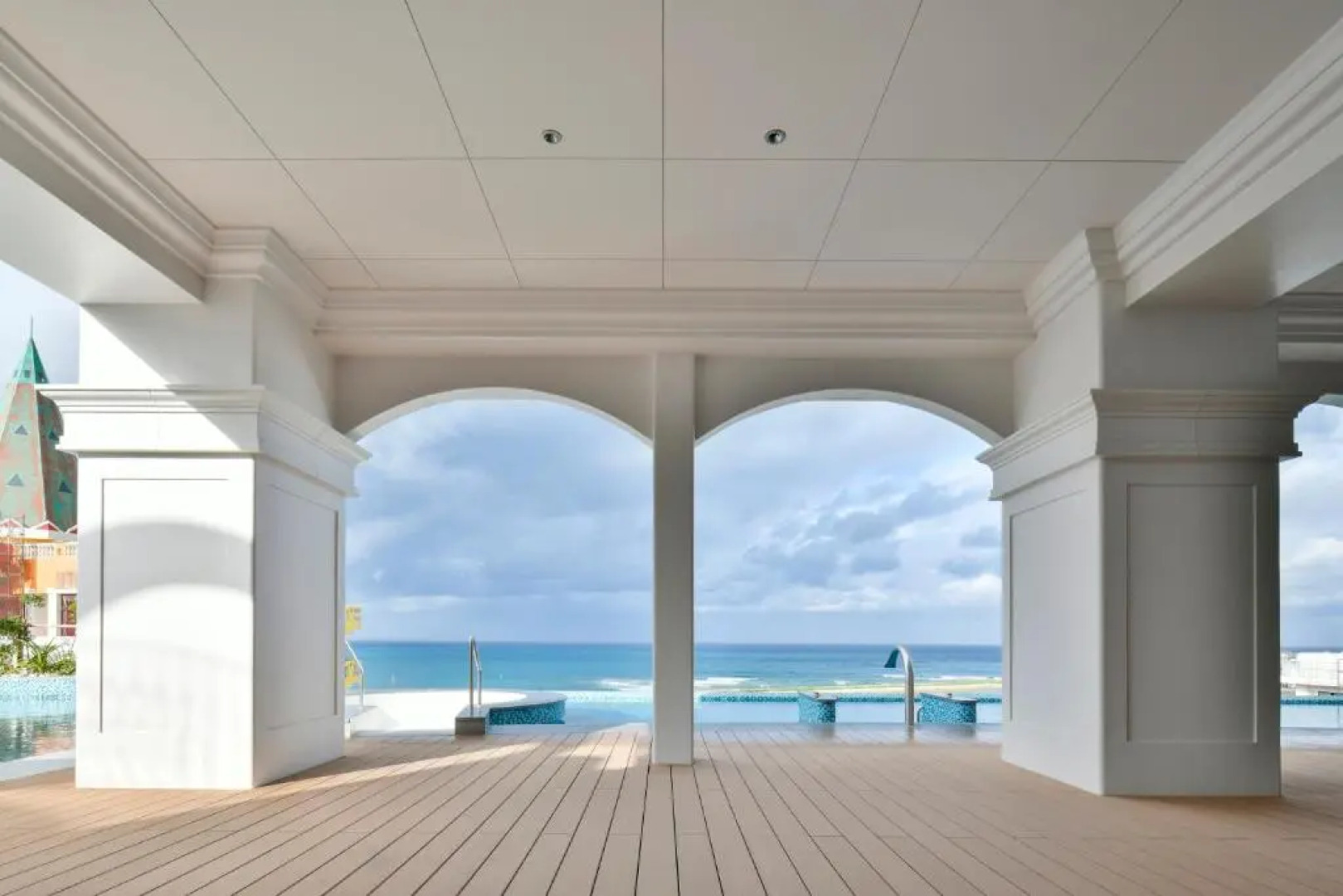 Lequ Okinawa Chatan Spa & Resort