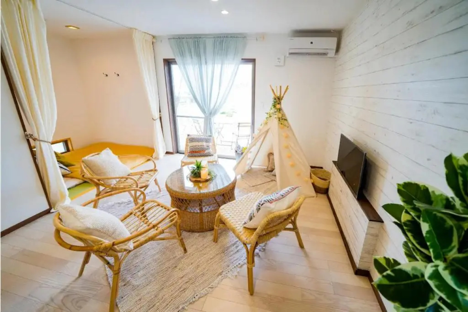 Shisa Terrace Ginoza