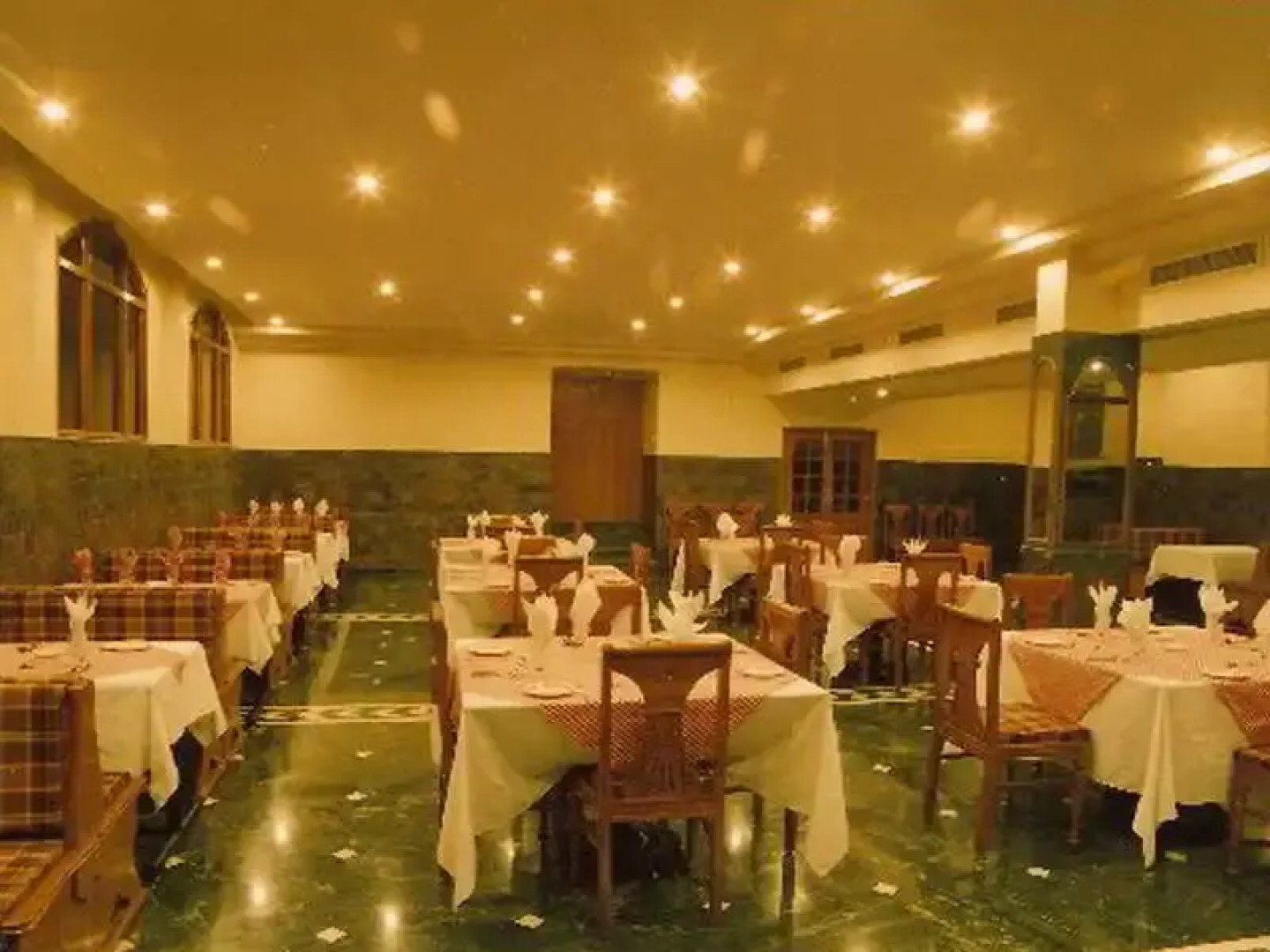 Hotel Raj Vilas Place