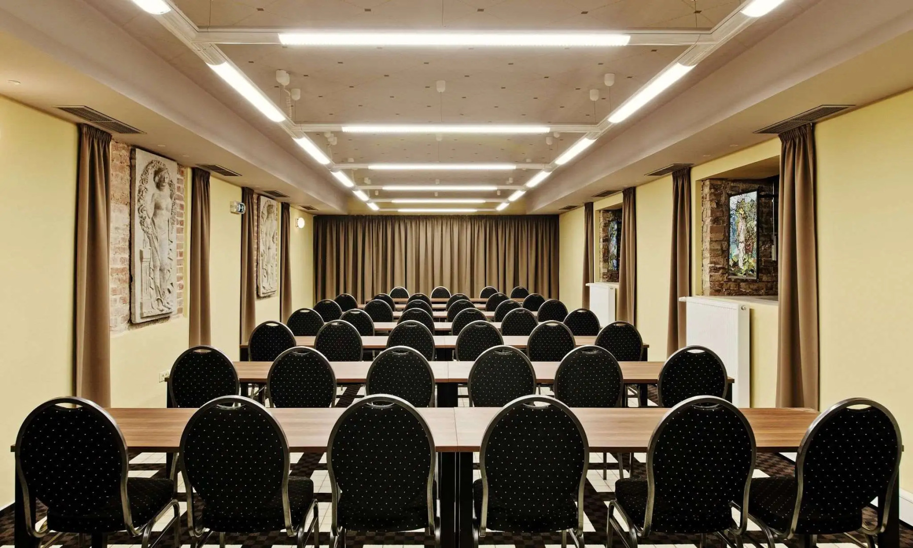 Grandezza Hotel Luxury Palace