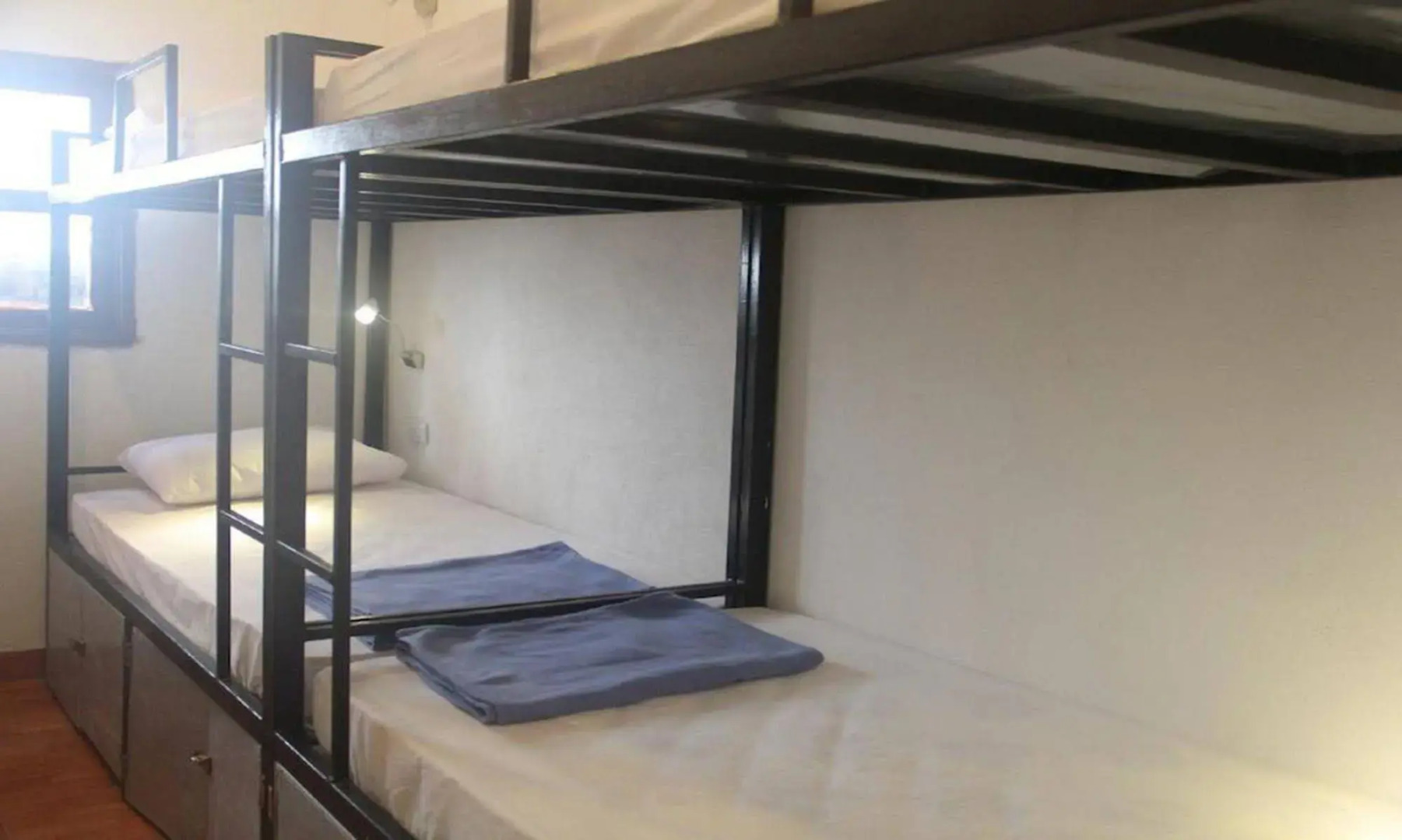 LPQ Backpackers Hostel