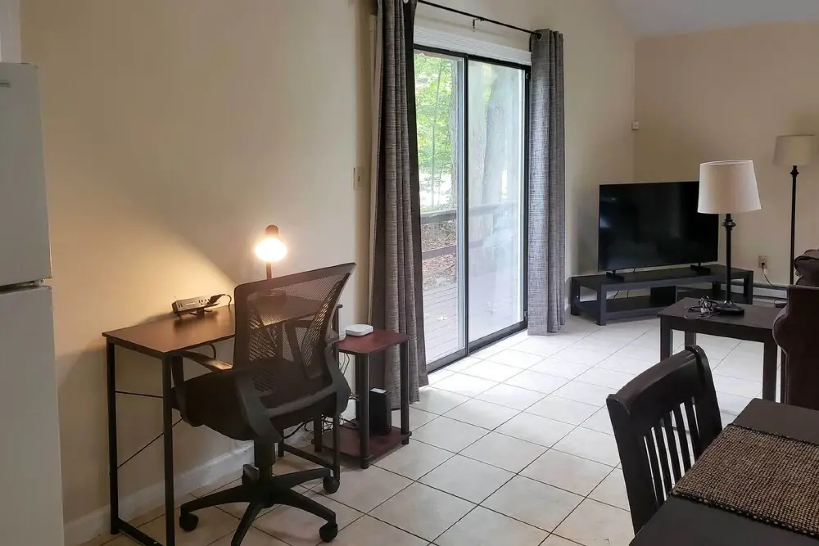 < 2 Mi to Dresser Lake: Home w/ Pool Access!