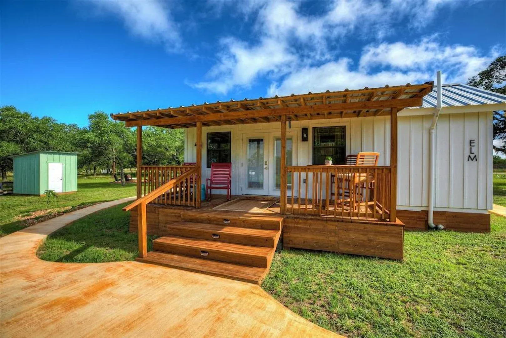 Luxurious and Intimate Cottage in FredWine Country