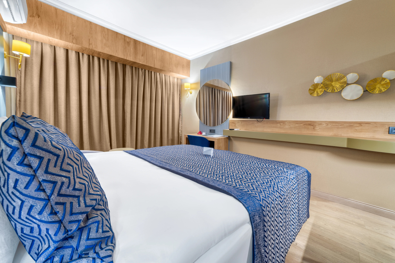 Numa Port Hotel