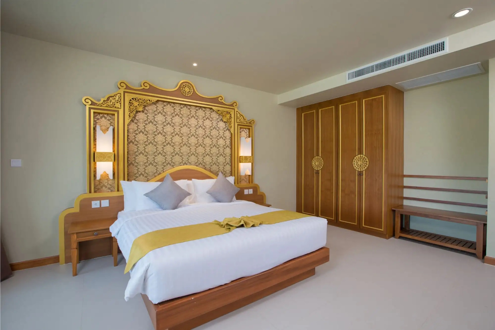 Курортный отель Maikhao Palm Beach