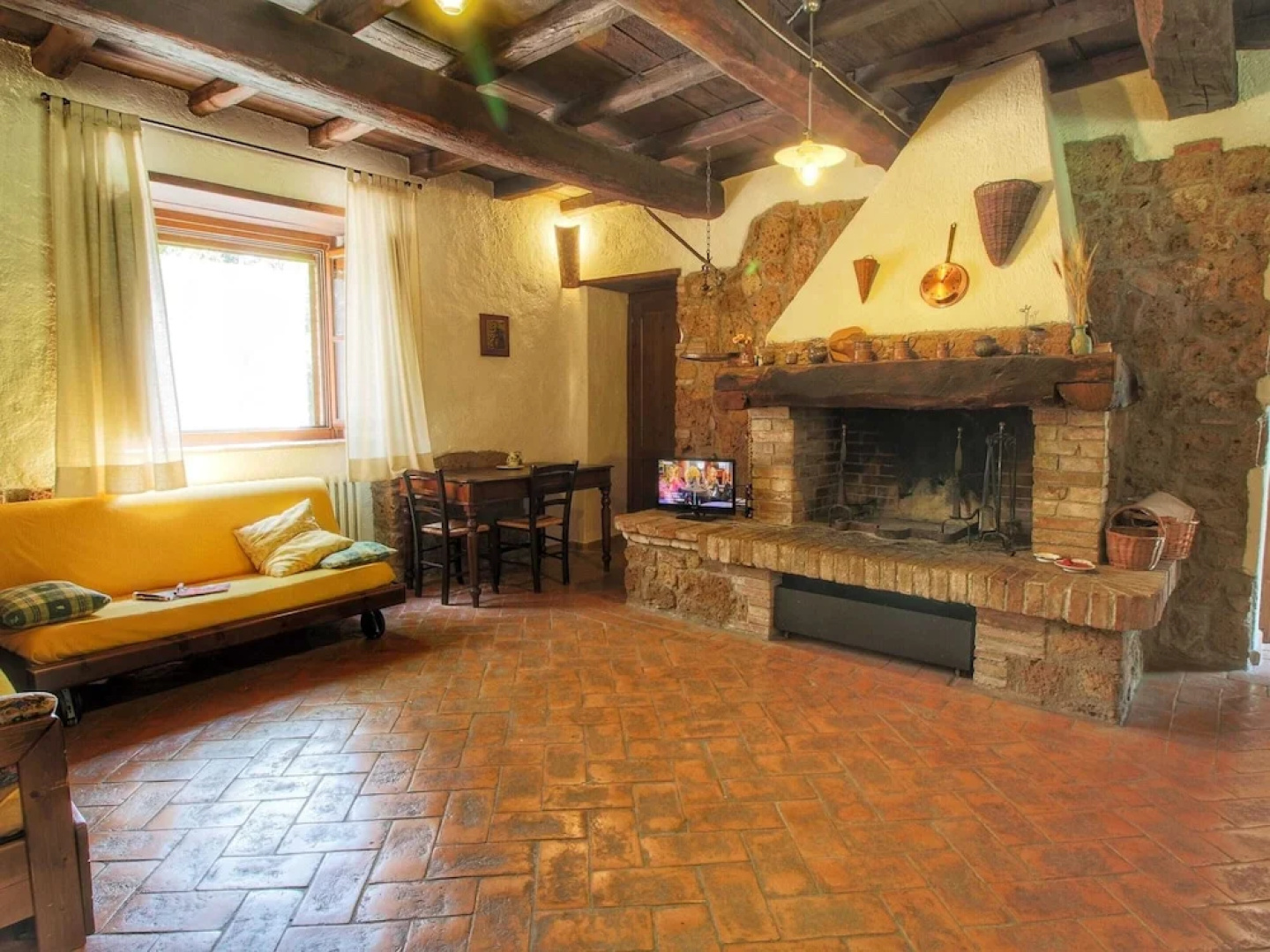 Farmhouse in Proceno With Pool Views