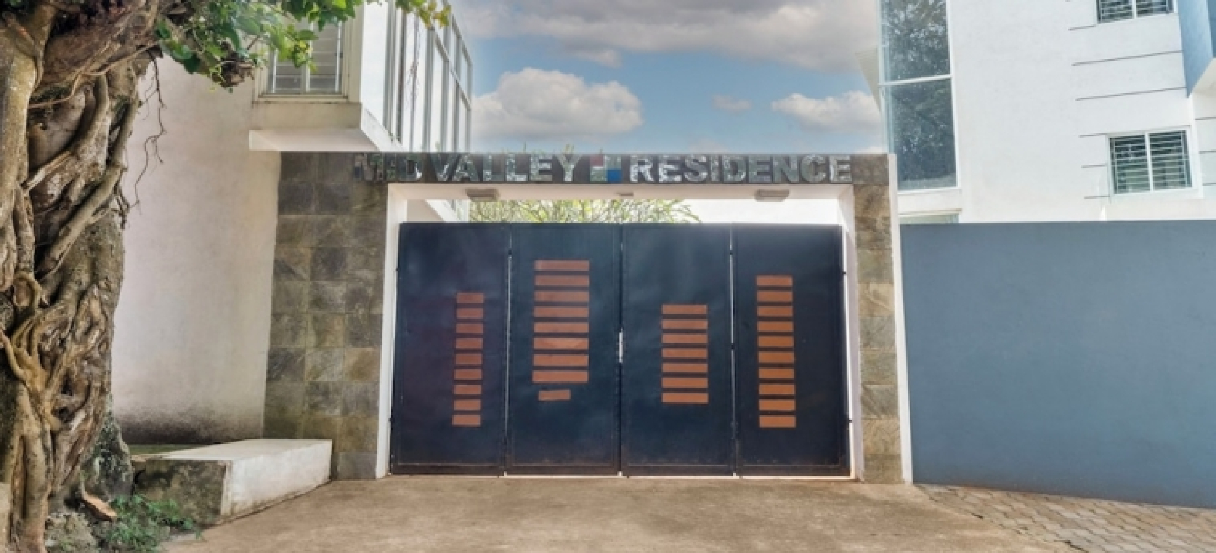 Treebo Midvalley Residence