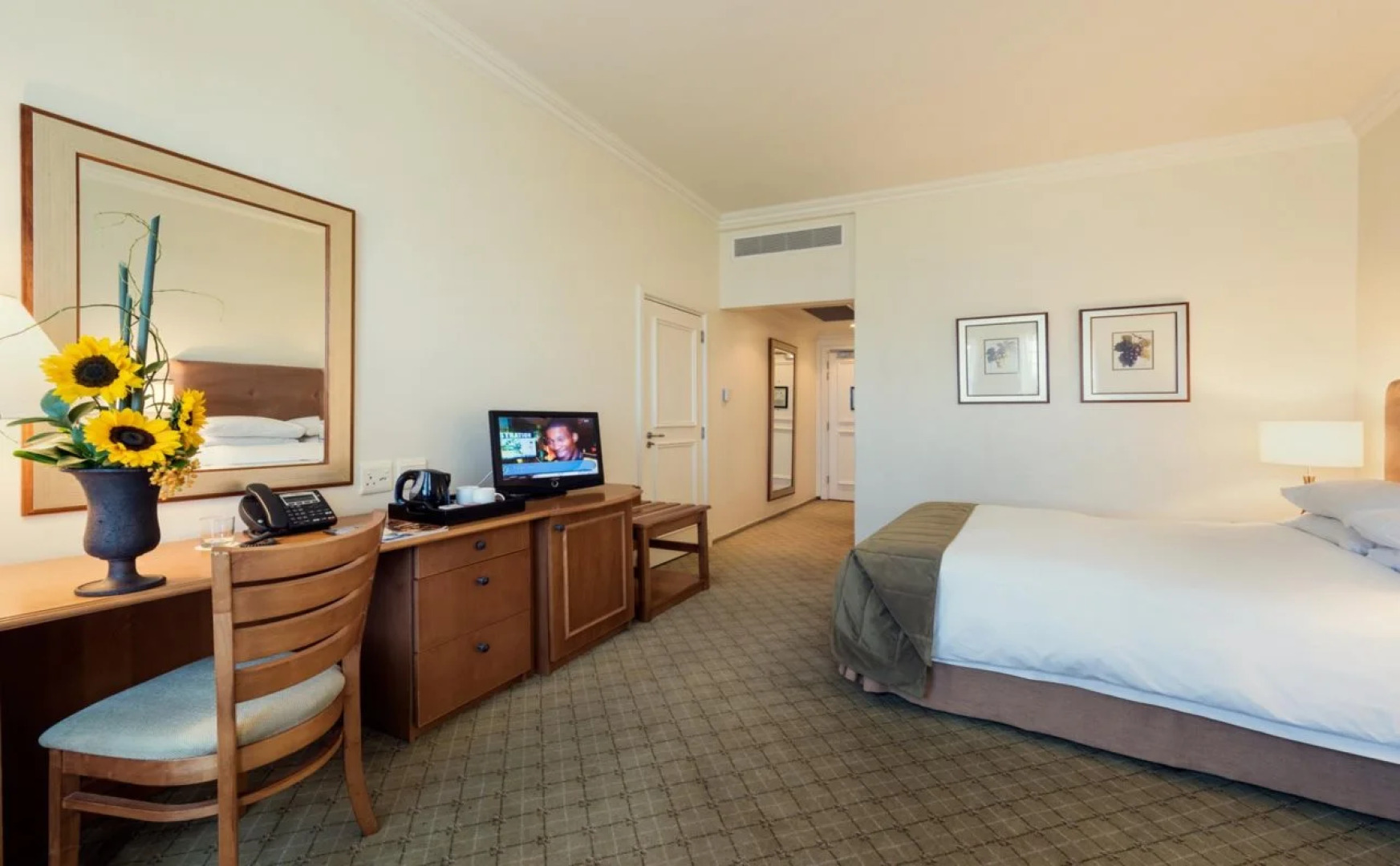 Golden Valley Lodge & Casino