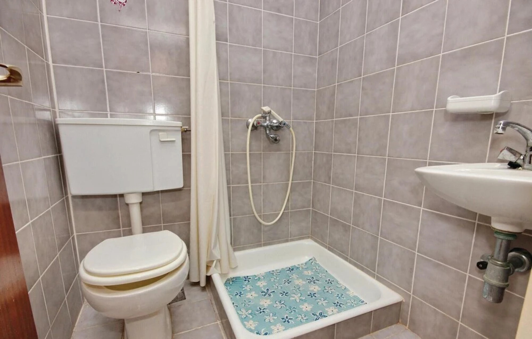 Nice Home in Brna With 3 Bedrooms and Wifi