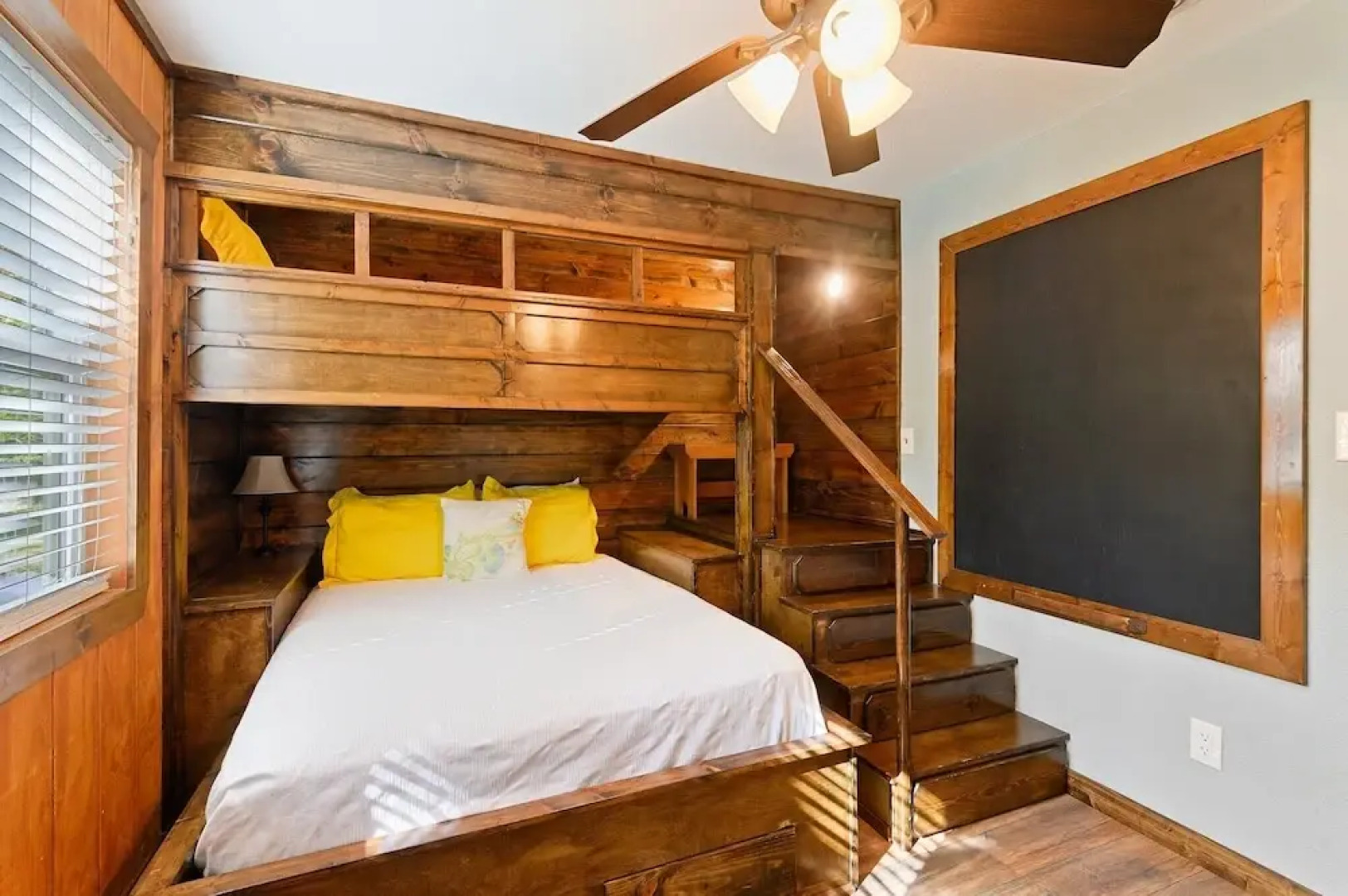 Family Friendly Cottage - Game Room+firepit+smores