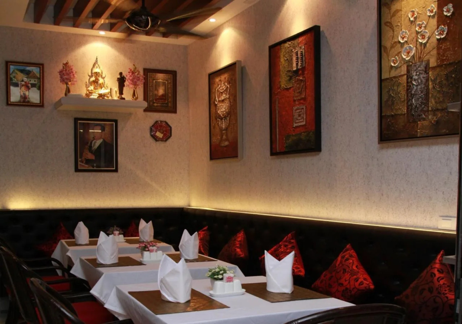 Hemingways Silk Hotel