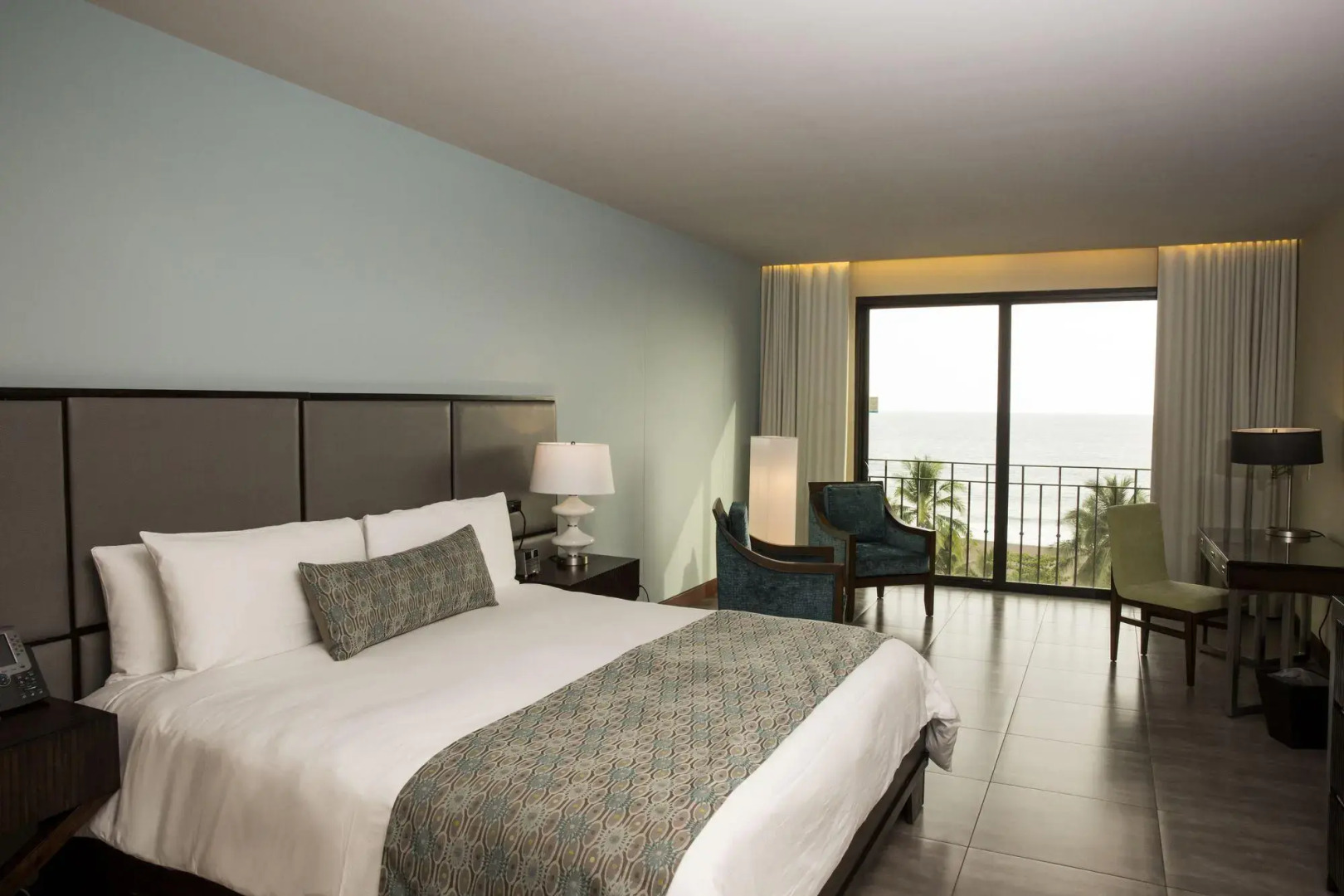 Crocs Resort & Casino