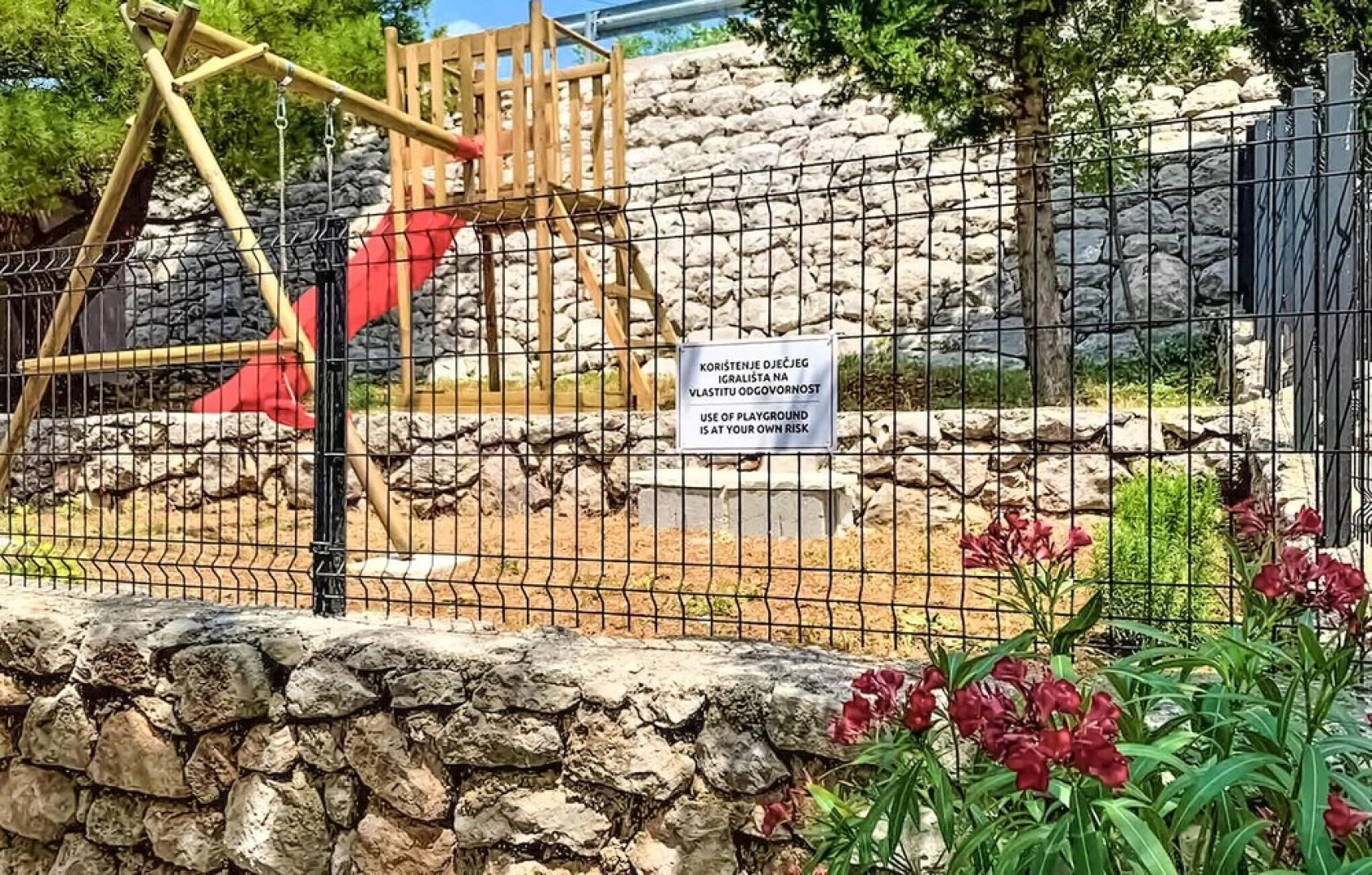 Awesome Home in Lukovo Sugarje With 4 Bedrooms and Wifi