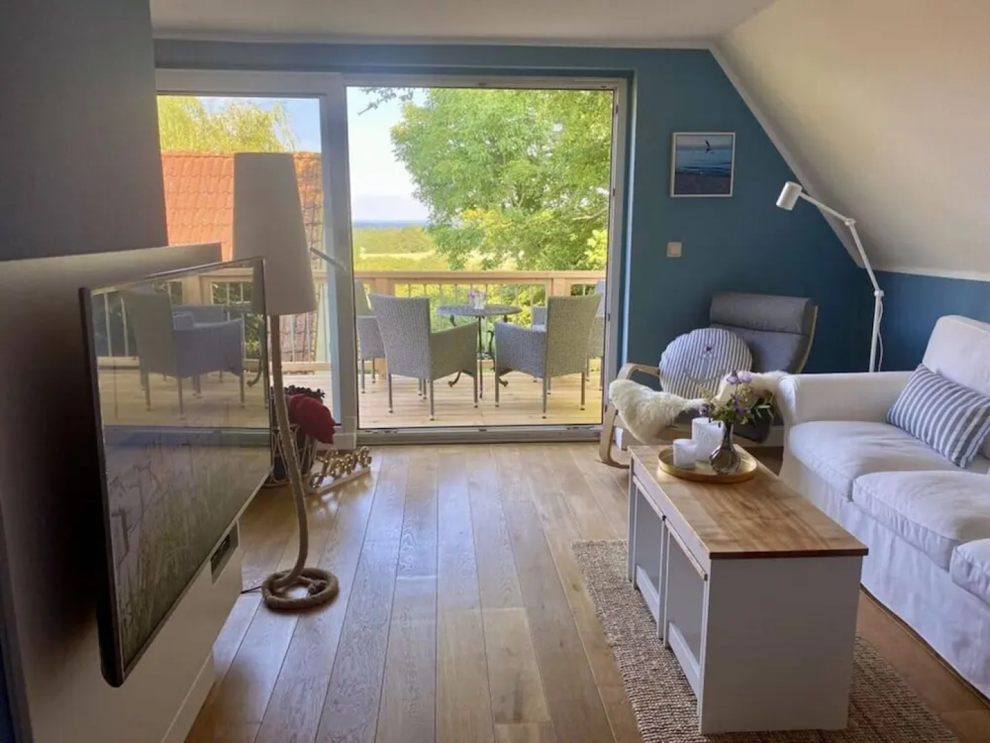 Cuddly Shell Modern Retreat