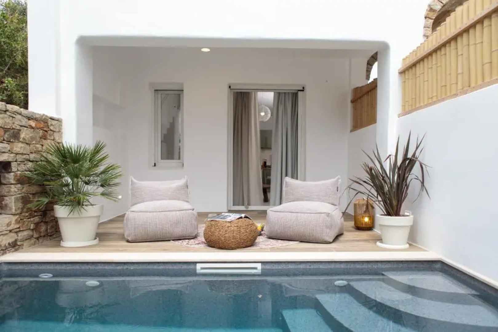Sunday Luxury Suites Naxos