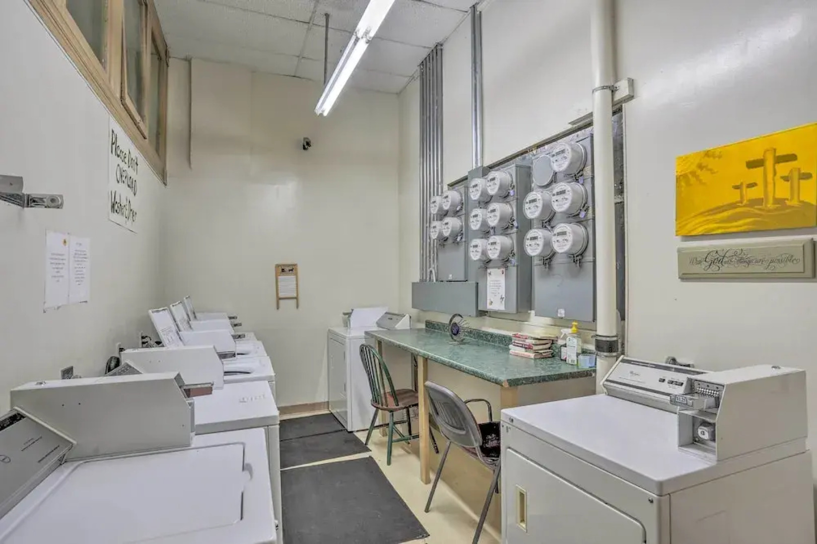 Peaceful Chadron Apartment in Historic Hotel!