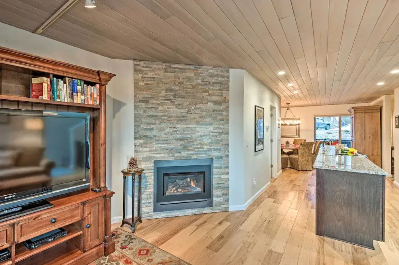 2 Mi to Heavenly Mountain: Tahoe Retreat w/ Views