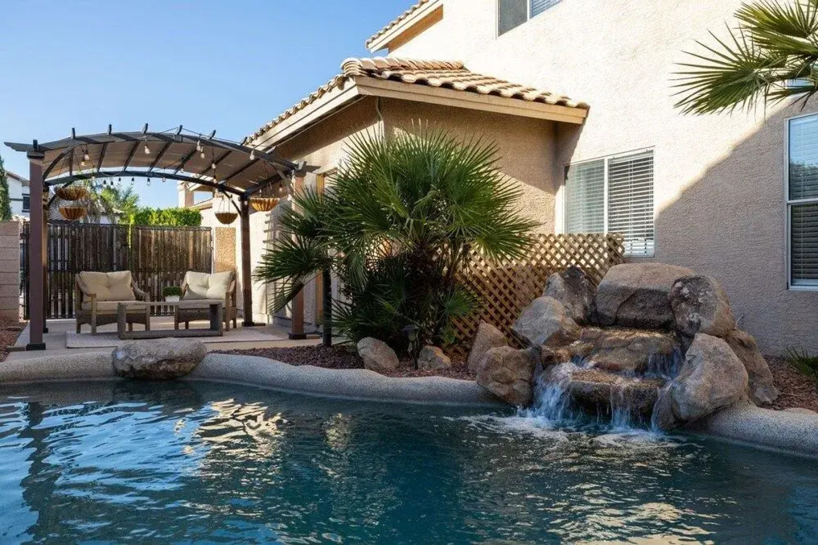 Gilbert Douglas 1 Bedroom Home by RedAwning