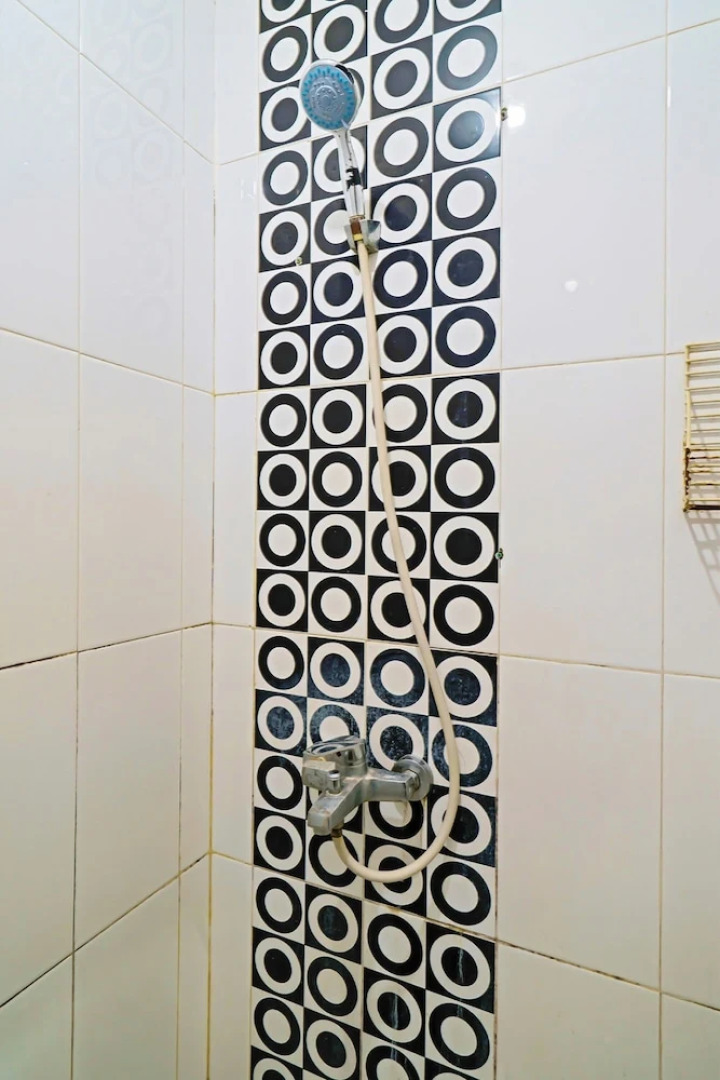 OYO Life 92774 The Edge Apartment By My Home