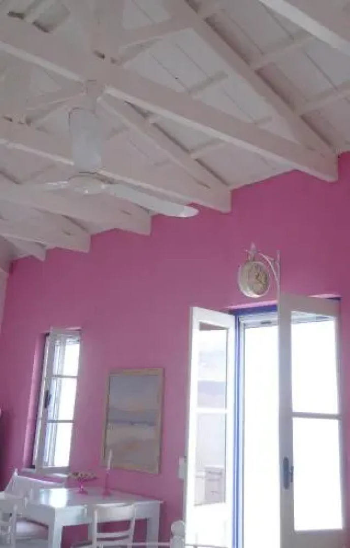 Vlichos Studio Apartment