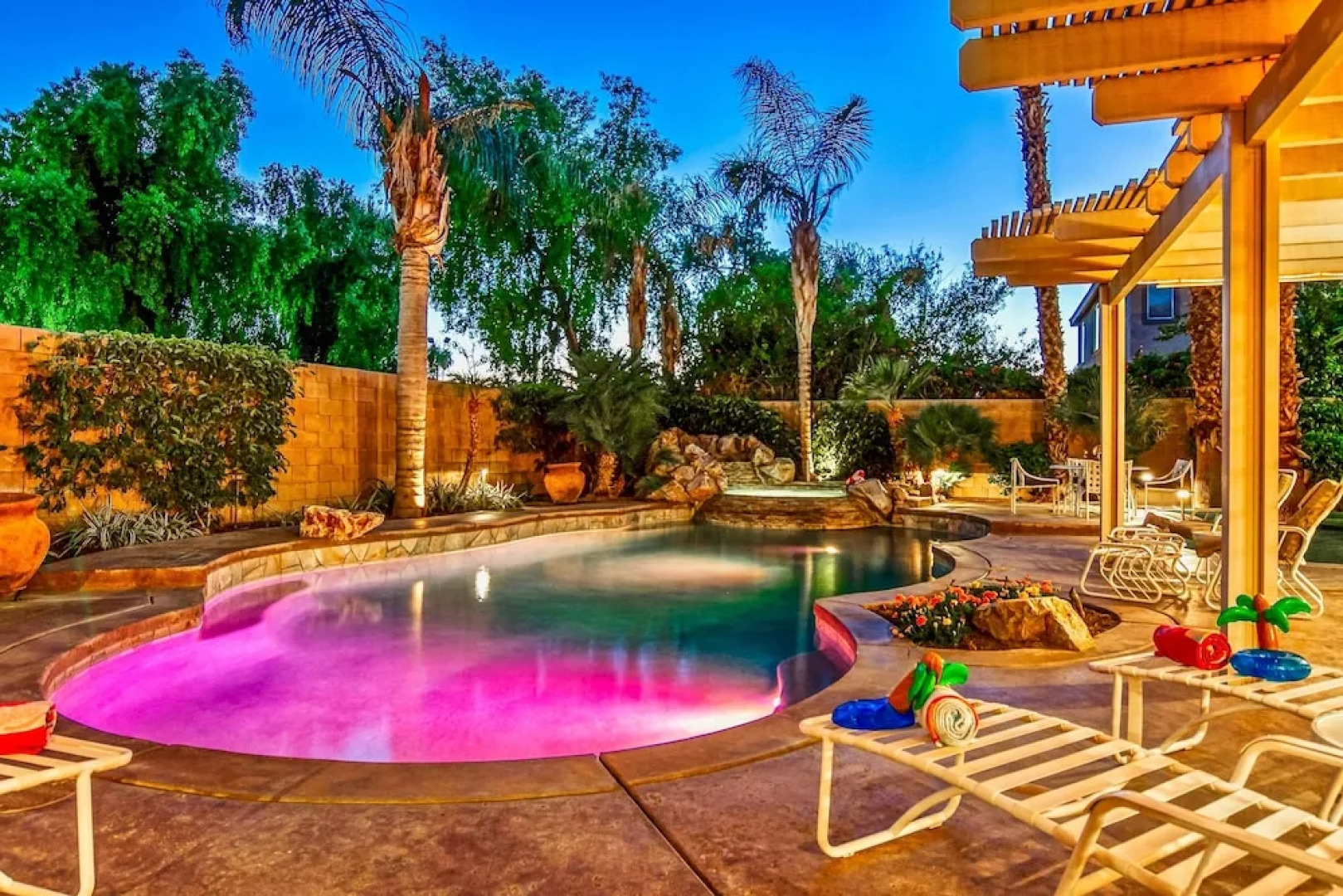 Gemini of the Desert Five Bedroom House